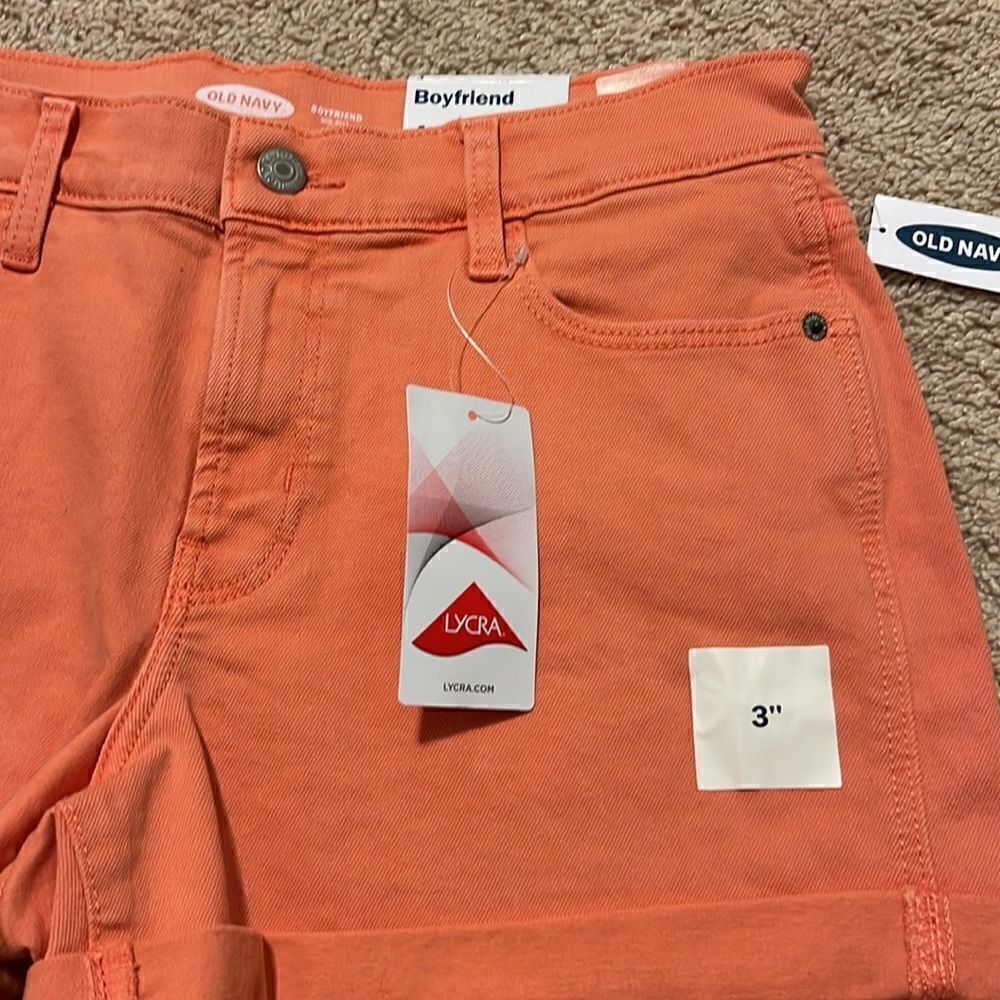 Old Navy Mid Rise Boyfriend Jean Shorts - Picture 5 of 6